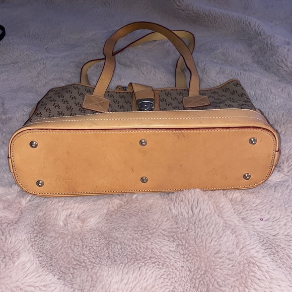 Old Dooney& Bourke bag - Picture 2 of 7
